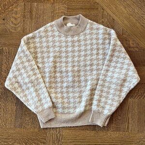 H&M Beige and Cream Knit Sweater